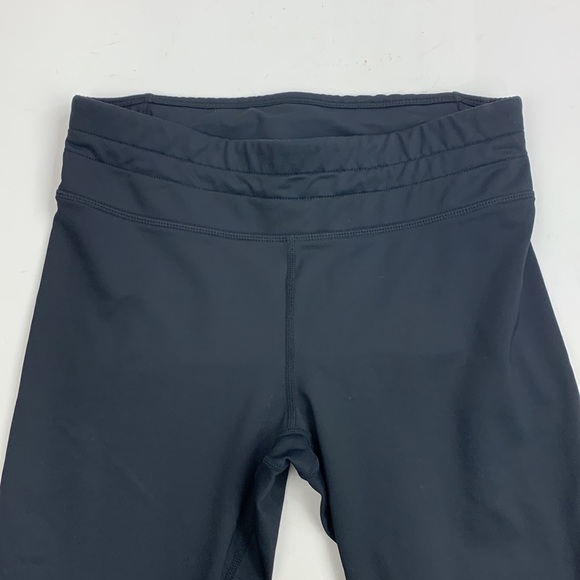 Fabletics Crop Leggings Running Size Medium Black Zipper Pocket  Reflective - Picture 5 of 13